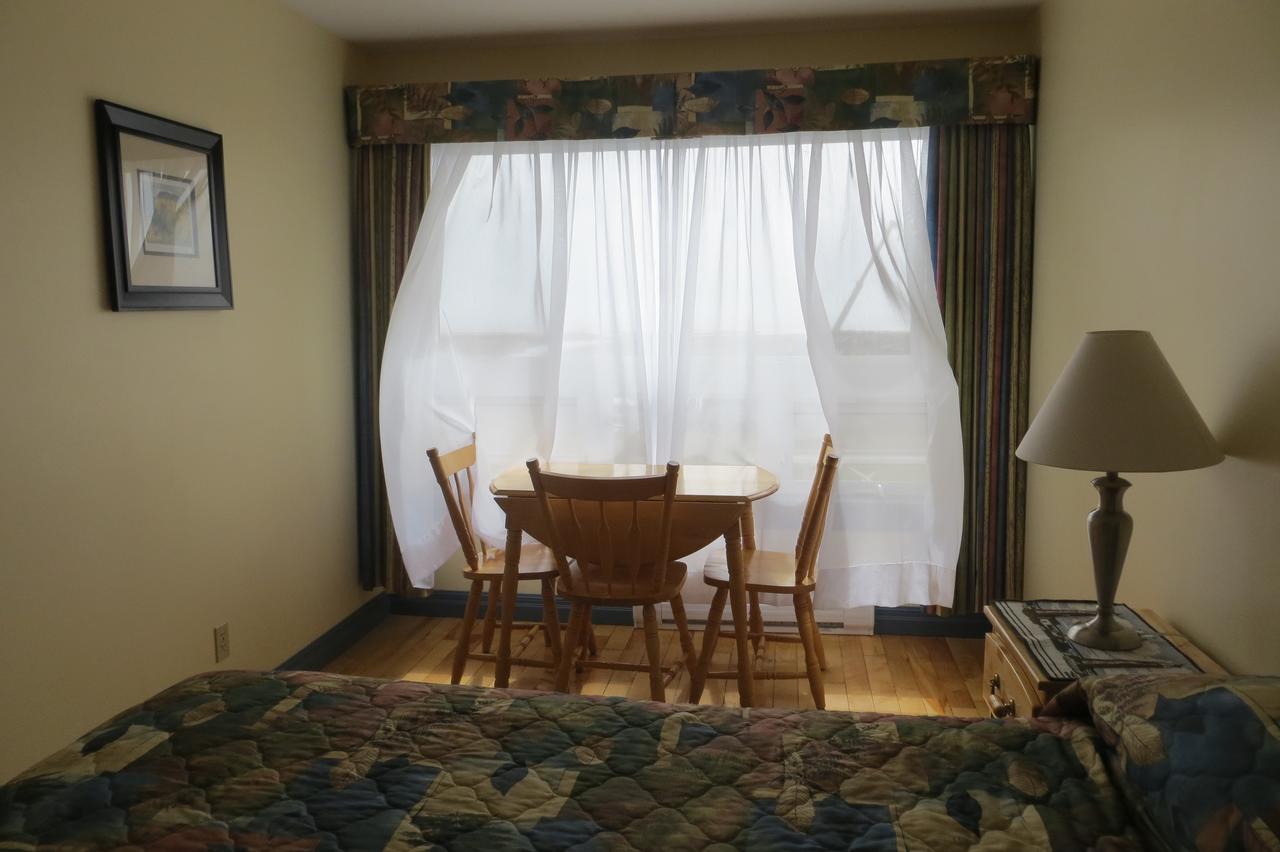 Parkland Village Inn 阿尔马 外观 照片