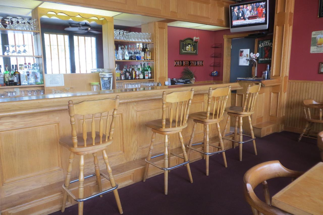 Parkland Village Inn 阿尔马 外观 照片